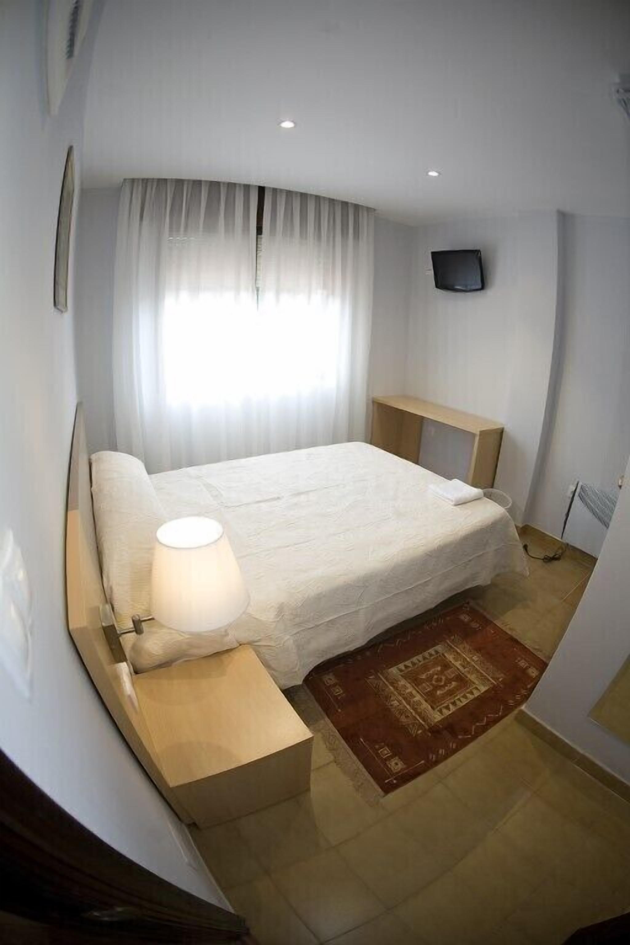 Single Room | Free WiFi, bed sheets