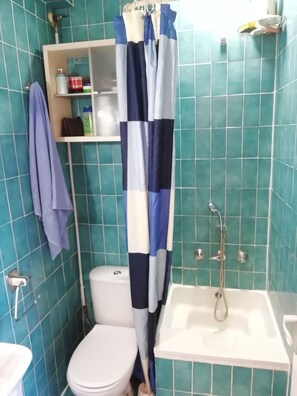 Hair dryer, towels