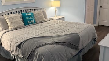 4 slaapkamers, een strijkplank/strijkijzer, gratis wifi, beddengoed