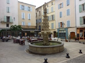 Outdoor dining - Forcalquier Architecture Village House Center (Forcalquier)