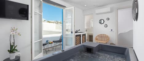 Deluxe City View Suite with Indoor Hot Tub