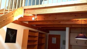 Apartment, Lake View (Apartment Galerie 12) | Seterika/papan seterika, katil lipat simpan/tambahan