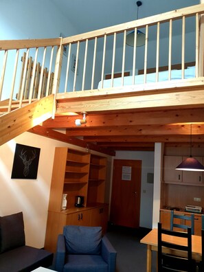 Apartamento, vista para o lago (Apartment Galerie 12) | Ferros/tábuas de passar roupa, camas extras/dobráveis (sobretaxa)