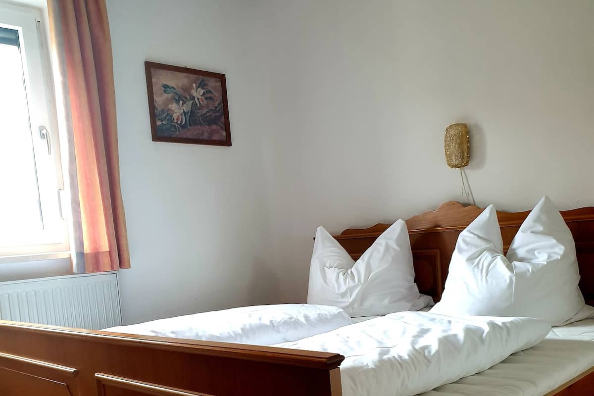 Lejlighed (Ferienwohnung 10 EG rechts - Rustikal) | Strygejern/strygebræt, ekstra senge (tillægsgebyr)