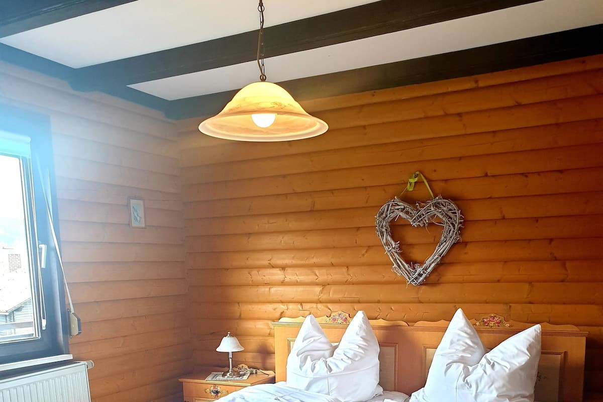 Strygejern/strygebræt, ekstra senge (tillægsgebyr)