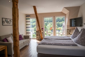 Habitación doble Confort, baño privado | Servicios de la habitación