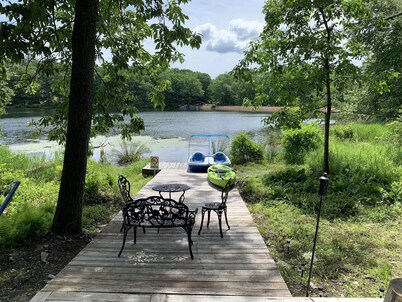 White Swan by the Pond HotTub 4000sqft Modern SsMook Home Water Front _BOATS_