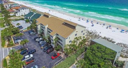 Condominio frente al mar, 1 habitación King + área de literas, 2 baños (para 4-6)