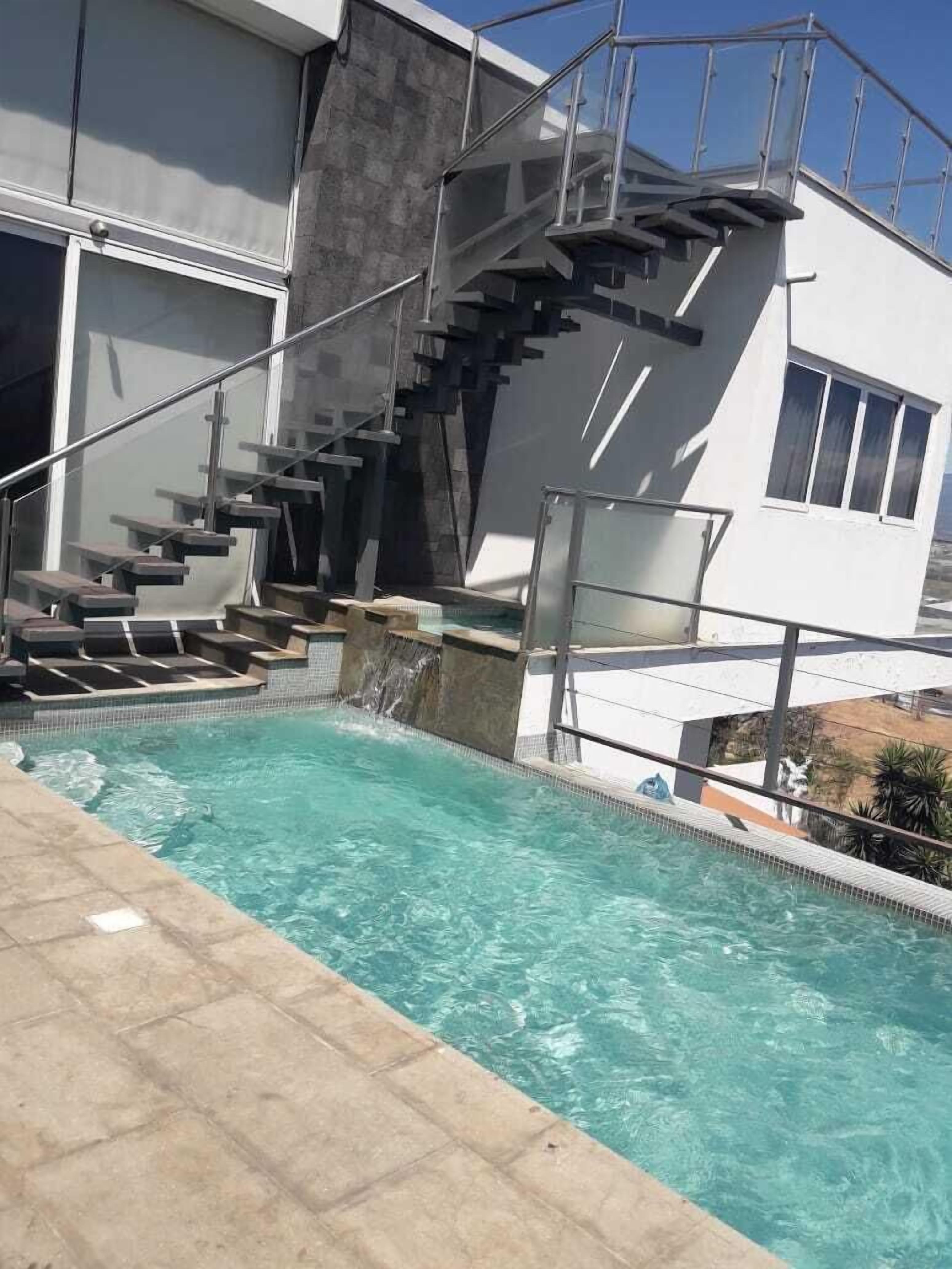 Kolam renang outdoor