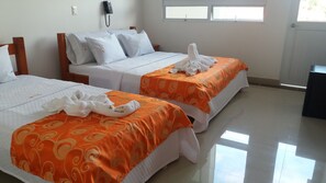 Minibar, desk, laptop workspace, free WiFi - Hotel Rio Humadea (Guamal)