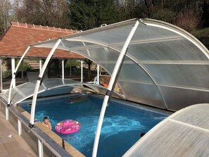 Indoor pool, seasonal outdoor pool, pool loungers - Le Prieure des Fontaines (Les Preaux)