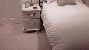 1 habitación, ropa de cama hipoalergénica y decoración personalizada