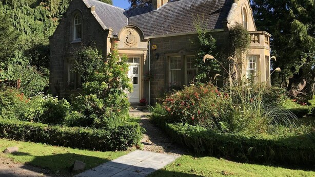 Exterior - East Lodge -  a rural retreat that sleeps 6 guests (Moray)
