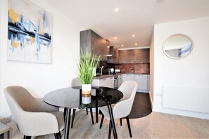 Apartment, 1 Bedroom | In-room dining - Jims Place - Your Apartment (Bristol)
