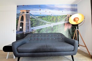 Apartment, 1 Bedroom | Living room | Smart TV, Netflix - Jims Place - Your Apartment (Bristol)