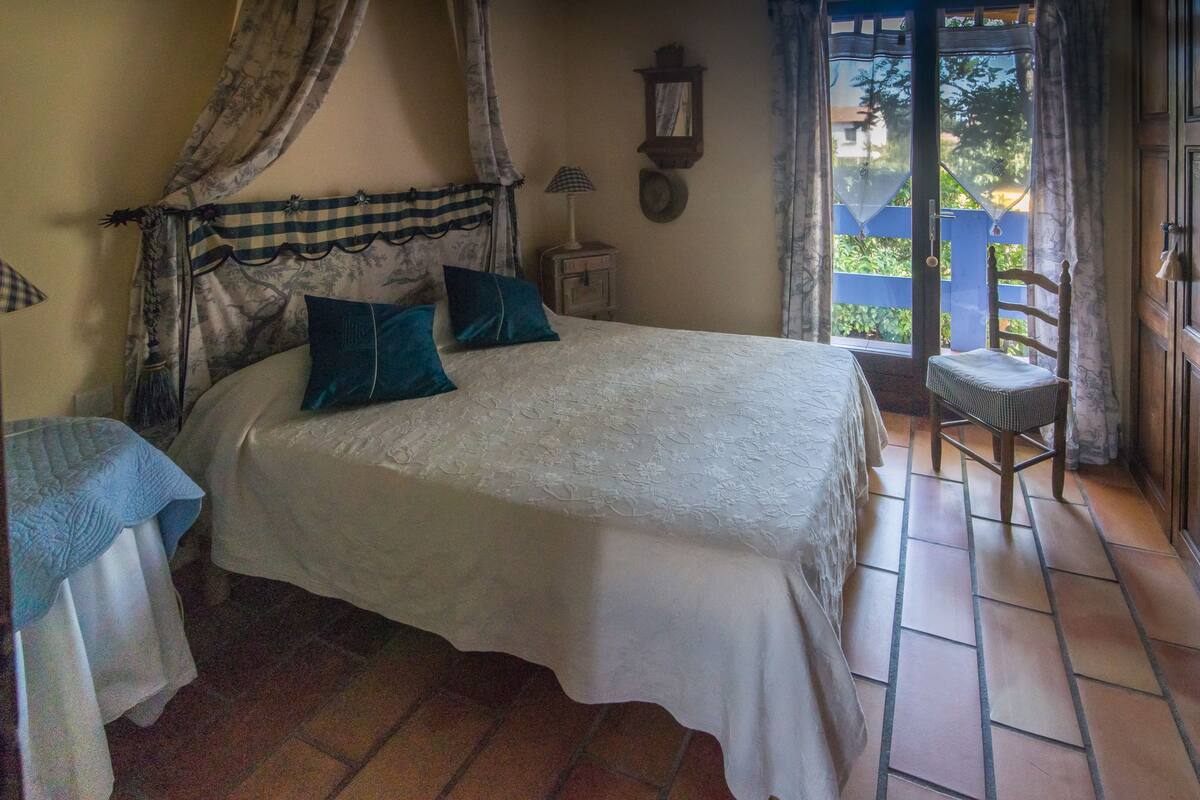 Family Suite | Individually decorated, individually furnished, blackout curtains