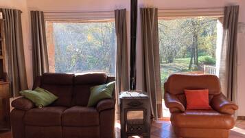 電視、壁爐、乒乓球設施