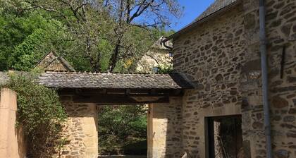 Magnifique maison 18Úme dans hameau privé avec piscine