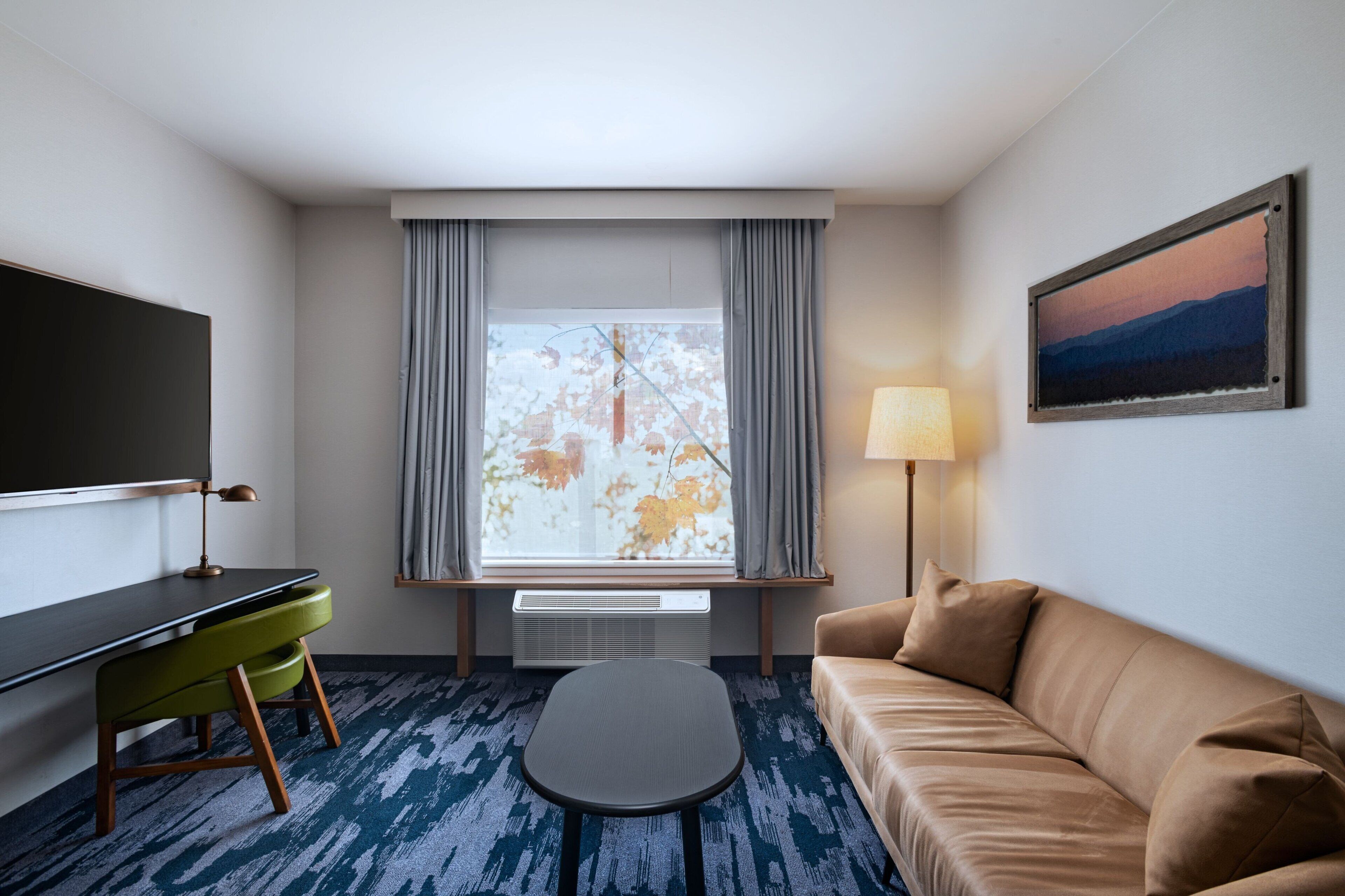 40-inch flat-screen tv with cable channels, tv