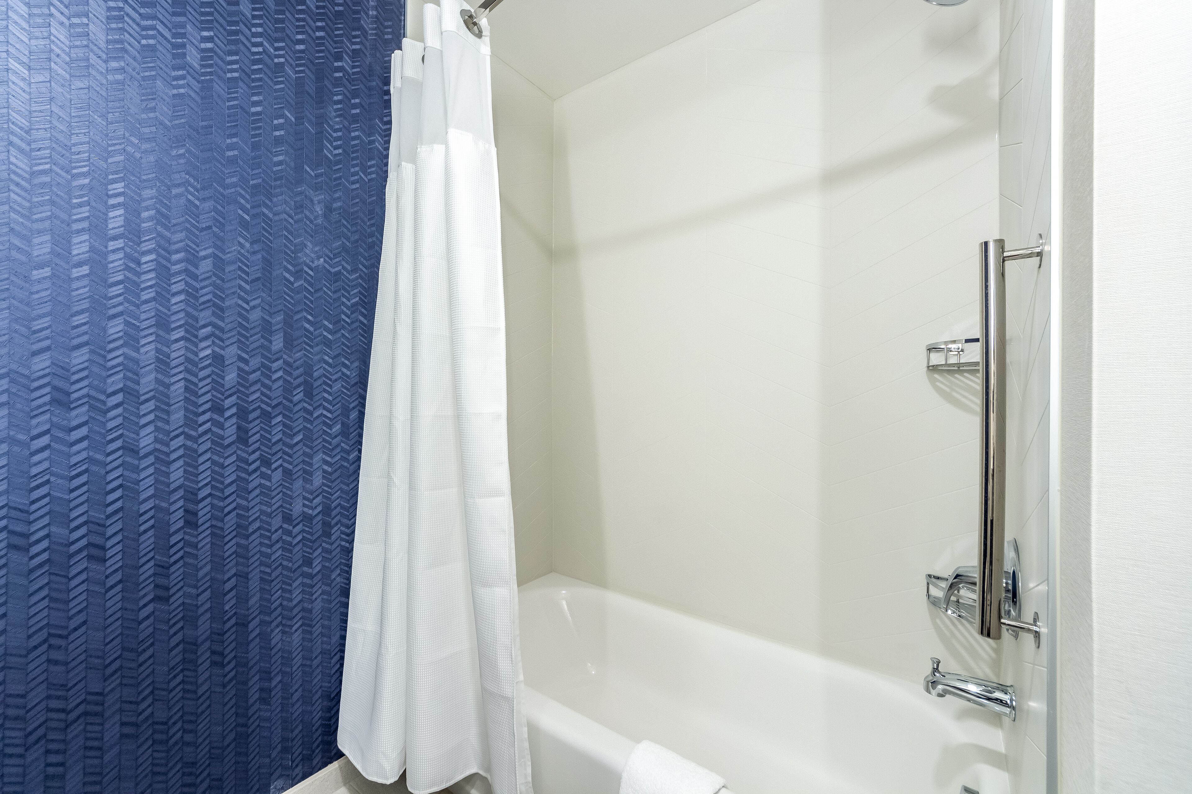 room, 2 queen beds | bathroom shower
