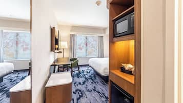 Værelse - 1 kingsize-seng | Skrivebord, arbejdsområde til bærbare computere, mørklægningsgardiner