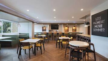 Café da manhã continental grátis todos os dias