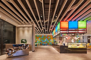 Breakfast, lunch and dinner served - Aloft Shanghai Zhangjiang Haike (Shanghai)