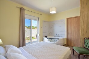 Adorno Pequeno | 4 makuuhuonetta, kannettavalle tietokoneelle sopiva työtila, äänieristys