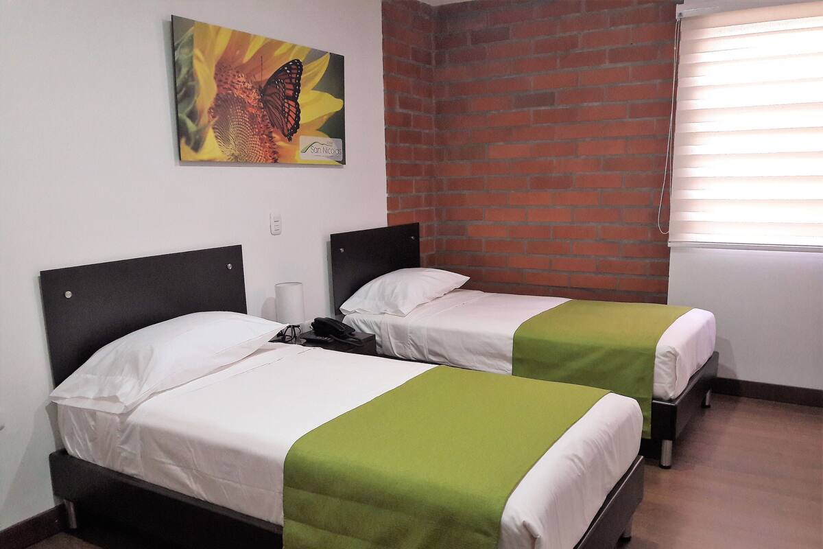 Twin Room, 2 Single Beds | Desk, free WiFi, bed sheets
