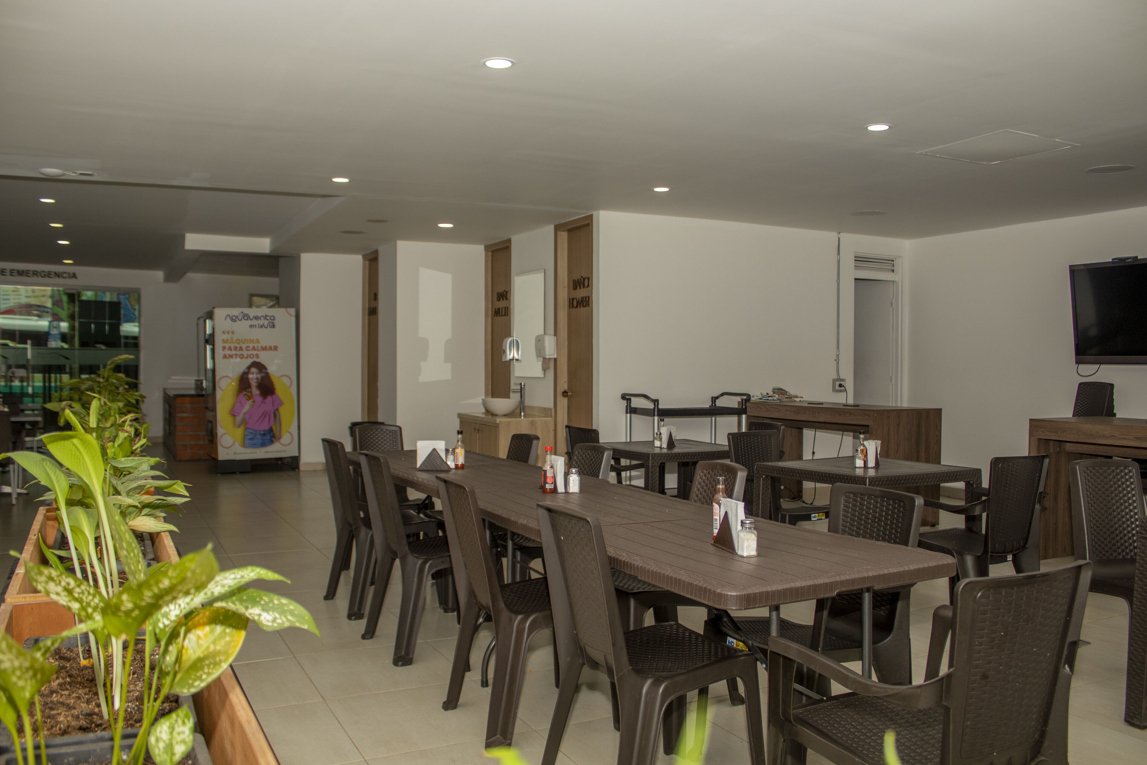 breakfast, lunch, dinner served; local cuisine