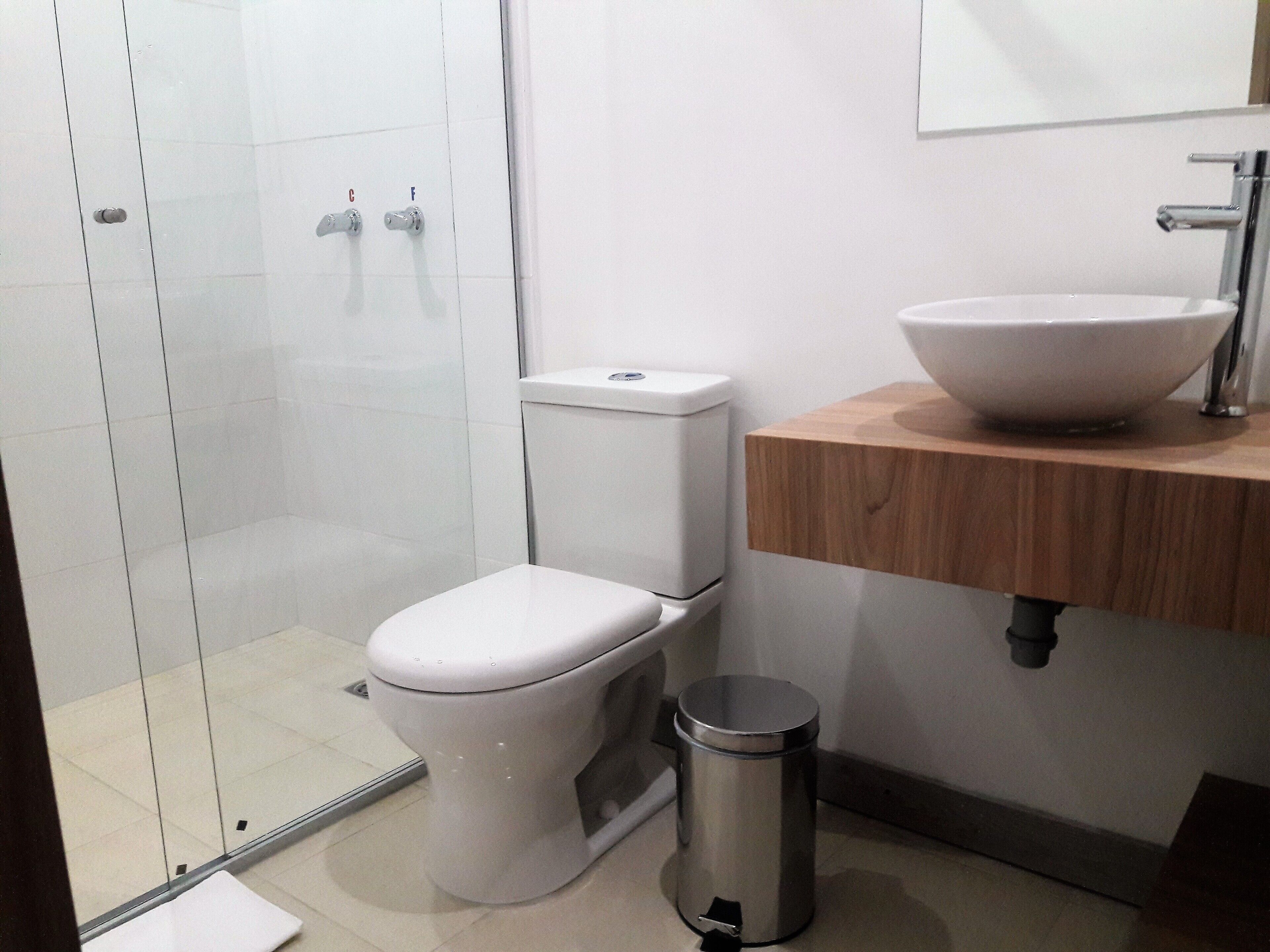 single room, 1 single bed | bathroom | shower, rainfall showerhead, free toiletries, hair dryer