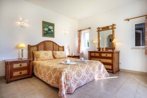 4 bedrooms, iron/ironing board, WiFi, bed sheets - Villa Oceanis - Praia da Luz (Luz)