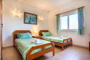 4 dormitorios, tabla de planchar con plancha, wifi y ropa de cama