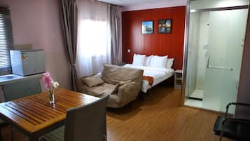 Classic Studio Suite | Premium bedding, Select Comfort beds, blackout drapes, soundproofing