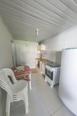 Studio, Multiple Beds | Private kitchen
