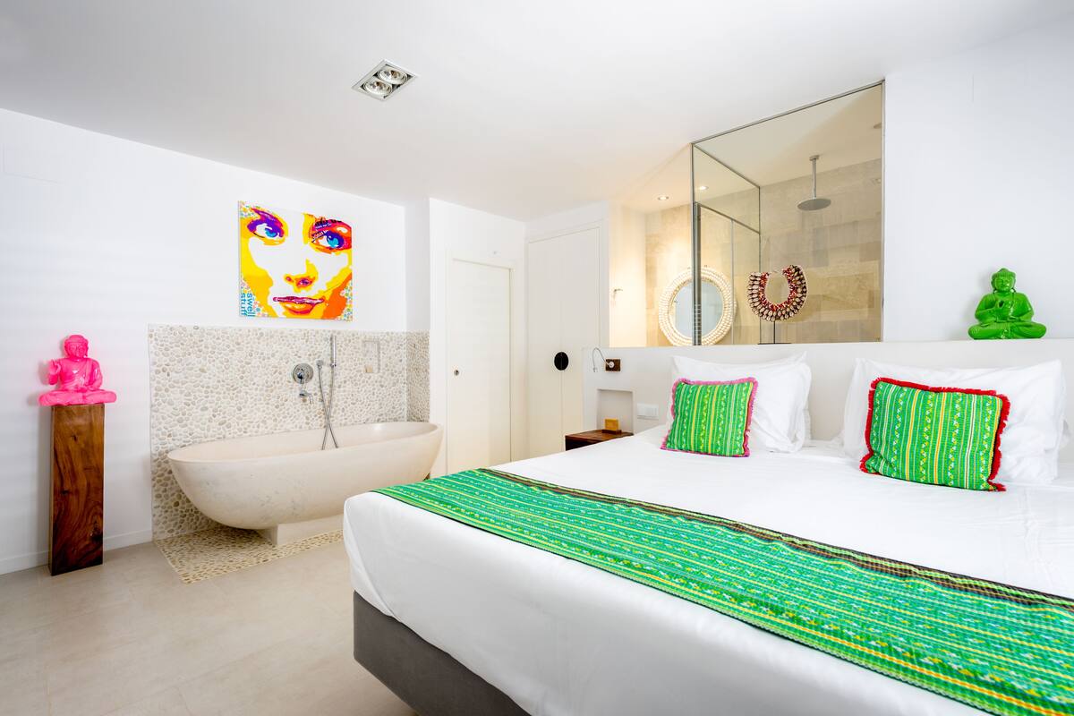 Zen Suite | Minibar, caja fuerte, cortinas opacas y sistema de insonorización