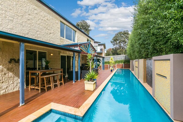 A lap pool - Panorama Views: 5  BR, 2.5  BA House in Torquay, Sleeps 10 (Torquay)