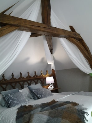 Chambre Double Deluxe (La Romantique) | Décoration personnalisée, ameublement personnalisé, rideaux occultants