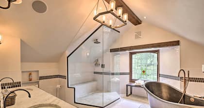 Family Home in Georgetown: Walk to Town & Railroad