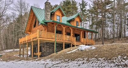 Family-Friendly Warsaw Cabin w/ Deck & Fireplace!