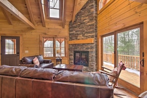 TV, fireplace, Netflix, Hulu