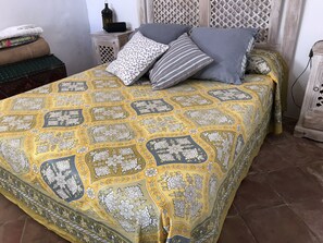 2 Schlafzimmer, Schreibtisch, Bügeleisen/Bügelbrett, kostenloses WLAN