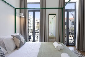 Superior Double Room | Soundproofing, free WiFi, bed sheets, wheelchair access - Alameda Exclusive House (Faro)