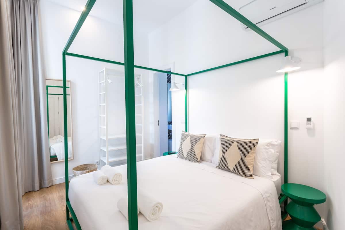 standard double room | soundproofing, free wifi, bed sheets, wheelchair access