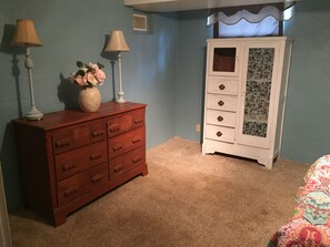 Interior - Room for rent 3 miles from Paris Landing State Park (Springville)