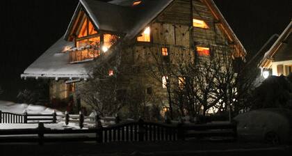 Chalet 6 henkilöä, takka, sauna, poreallas. Serre Chevalier Valley