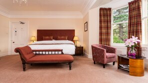 Luxury Superking Room | Hypo-allergenic bedding, individually decorated, individually furnished - Kiltearn Guest House (Dingwall)
