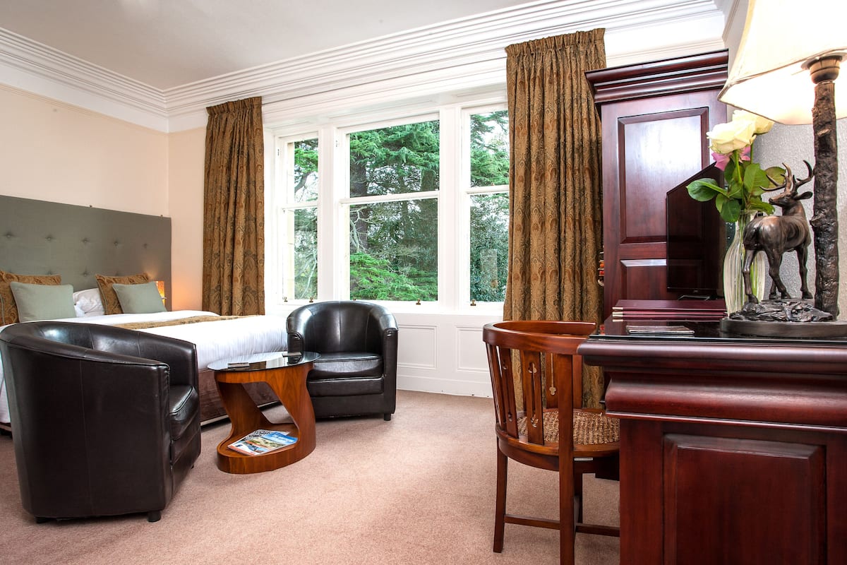 Executive King Room | Hypo-allergenic bedding available, desk, laptop workspace, WiFi (free)