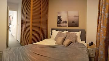 Deluxe-Apartment (Gusto) | 1 Schlafzimmer, schallisolierte Zimmer, BĂŒgeleisen/BĂŒgelbrett