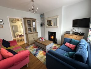 Artists' Corner | Living area